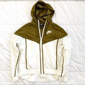 Women’s Nike Wind Runner